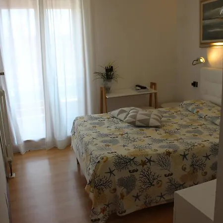 Marea Hotel 3*