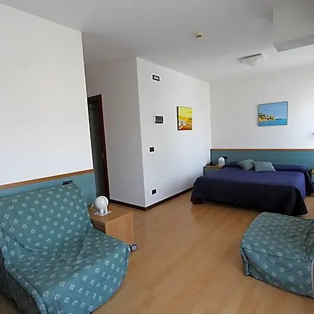 Marea Hotel 3*