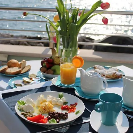 Marea Hotel 3*