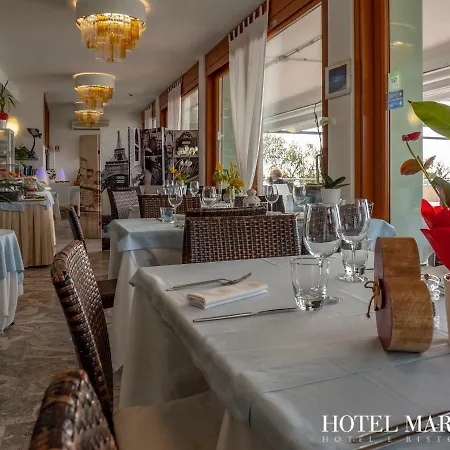 Marea Hotel 3*